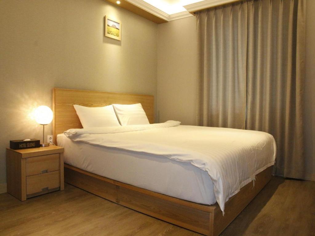 Jeju Sejong Hotel Exterior foto